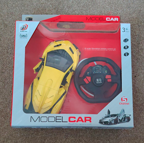 Remote control car - 1:18,